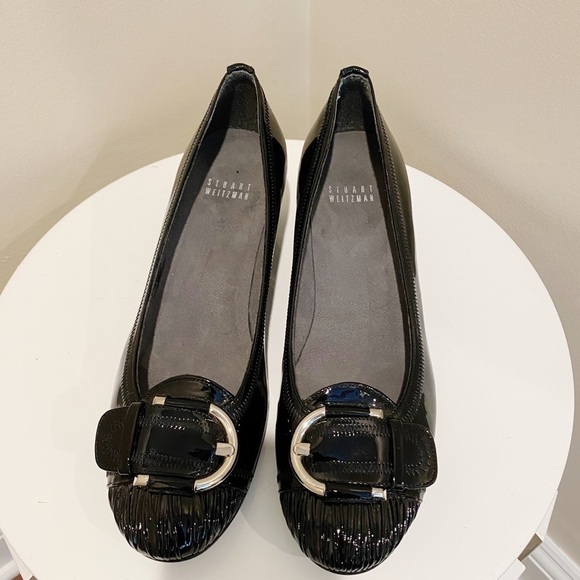 Stuart Weitzman Black Patent Buckle Wedge Heels 9 - Picture 2 of 6